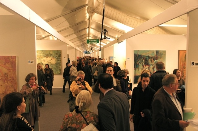 パリ市民、美術愛好家、世界中から多くの鑑賞者が訪れる